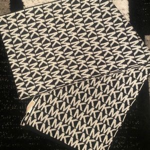 MK print knit scarf